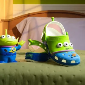 Disney ve Pixar’ın Toy Story Alien Classic Clog