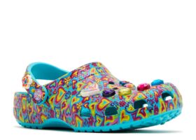 Lisa Frank x Classic Clog Çocuk ‘Dijital Aqua Çok Renkli Kalpler’